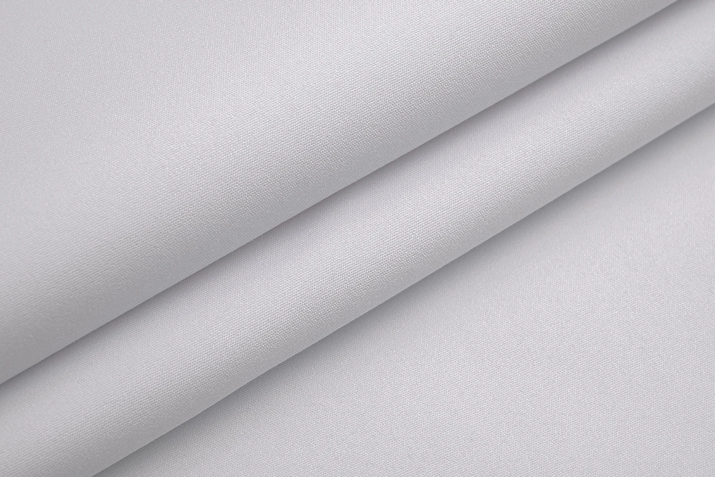 Polycotton — jednobarwna jasna tkanina
